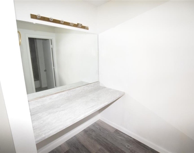 906 Sumter Street - Photo Thumbnail 20