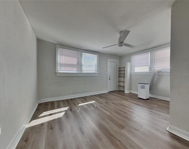 2904 W Chestnut Street - Photo Thumbnail 6