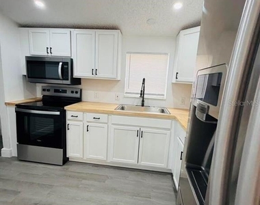 6734 Ravenwood Street - Photo Thumbnail 10
