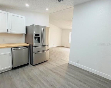 6734 Ravenwood Street - Photo Thumbnail 14