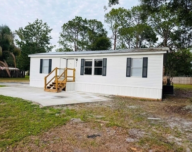6734 Ravenwood Street - Photo Thumbnail 2