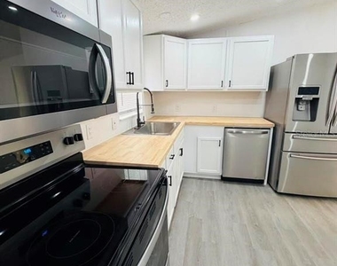 6734 Ravenwood Street - Photo Thumbnail 11