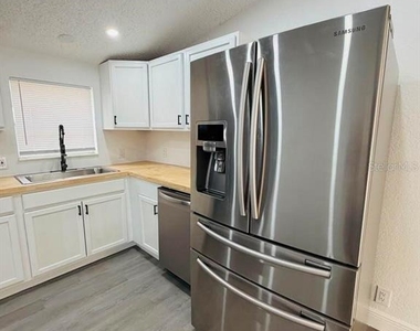 6734 Ravenwood Street - Photo Thumbnail 12