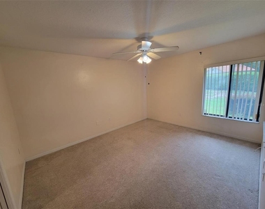 3333 Gray Fox Cove - Photo Thumbnail 8