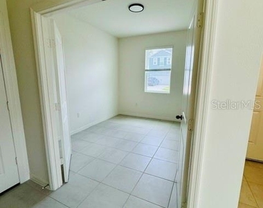 754 Overpool Avenue - Photo Thumbnail 5