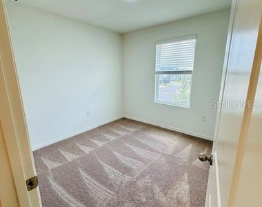 754 Overpool Avenue - Photo Thumbnail 14