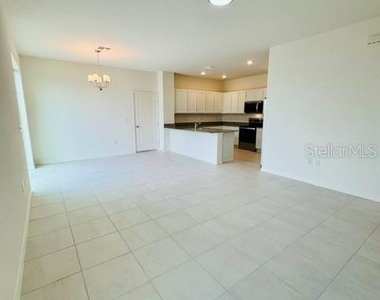 754 Overpool Avenue - Photo Thumbnail 2