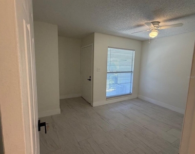 2711 Willow Run - Photo Thumbnail 18