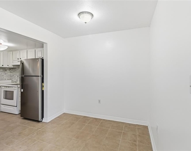 2569 N Alafaya Trail - Photo Thumbnail 9