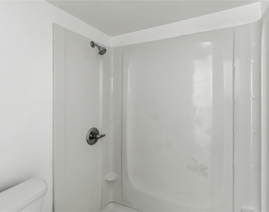 2569 N Alafaya Trail - Photo Thumbnail 17