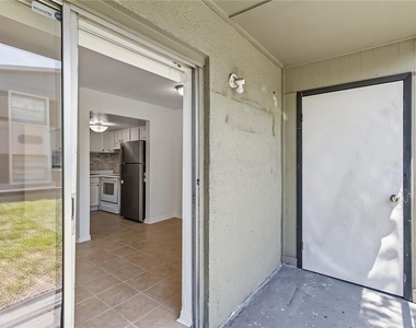 2569 N Alafaya Trail - Photo Thumbnail 18