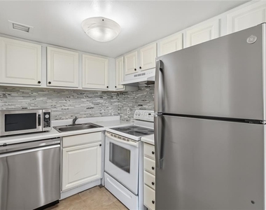 2569 N Alafaya Trail - Photo Thumbnail 7