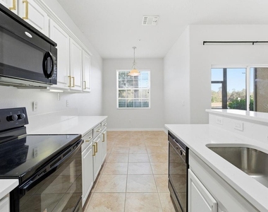 2795 Oakwater Dr - Photo Thumbnail 10