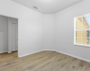 2795 Oakwater Dr - Photo Thumbnail 22