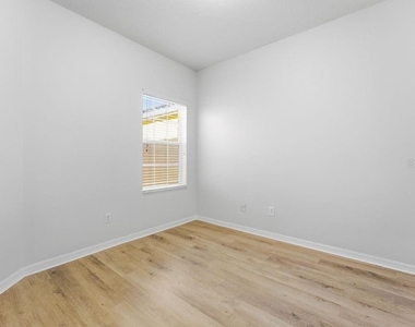 2795 Oakwater Dr - Photo Thumbnail 19