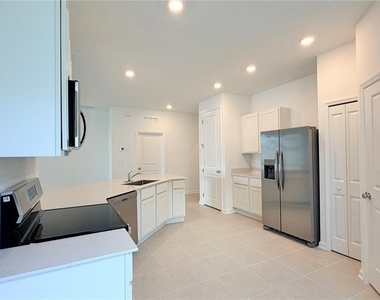 5177 Green Belt Drive - Photo Thumbnail 7