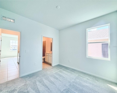 5157 Green Belt Drive - Photo Thumbnail 8