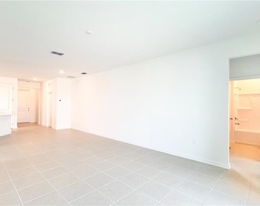5157 Green Belt Drive - Photo Thumbnail 9