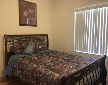 2060 Royal Vista Court - Photo Thumbnail 11