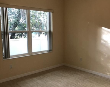 2060 Royal Vista Court - Photo Thumbnail 3
