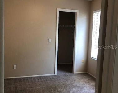 467 Newton Place - Photo Thumbnail 16
