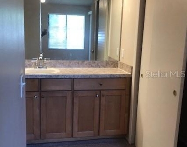 467 Newton Place - Photo Thumbnail 12
