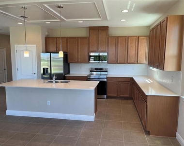 6673 Knollwood Street - Photo Thumbnail 3