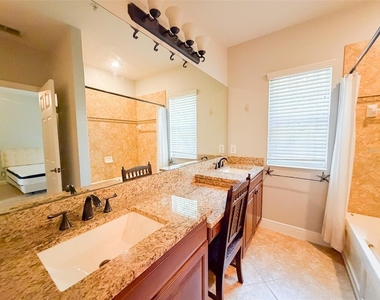 5489 Baldwin Park Street - Photo Thumbnail 17