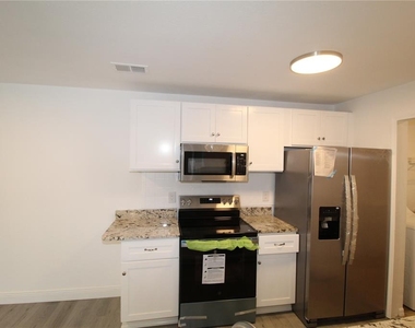 8813 Latrec Avenue - Photo Thumbnail 5