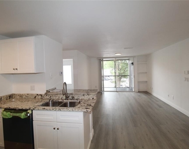 8813 Latrec Avenue - Photo Thumbnail 6