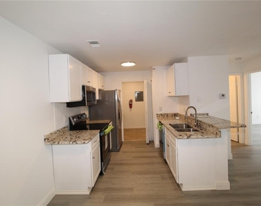 8813 Latrec Avenue - Photo Thumbnail 4