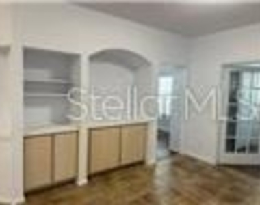827 Camargo Way - Photo Thumbnail 8
