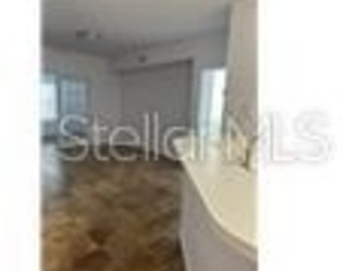 827 Camargo Way - Photo Thumbnail 5