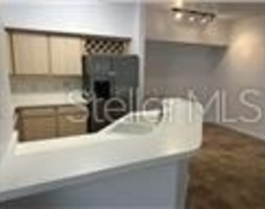 827 Camargo Way - Photo Thumbnail 6