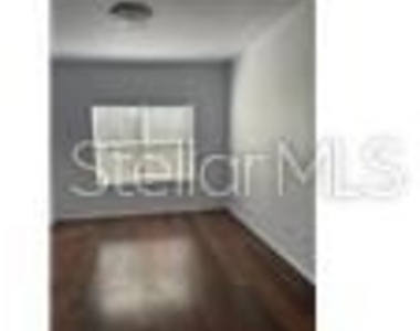 827 Camargo Way - Photo Thumbnail 9