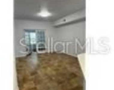 827 Camargo Way - Photo Thumbnail 4