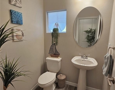 15285 Shady Palms Lane - Photo Thumbnail 9