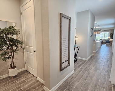15285 Shady Palms Lane - Photo Thumbnail 8