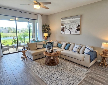 15285 Shady Palms Lane - Photo Thumbnail 24