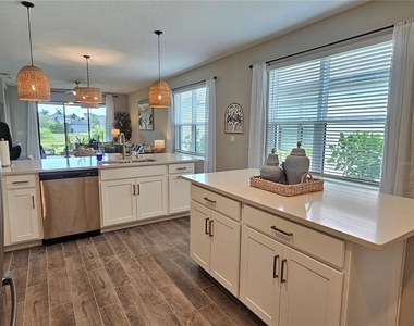 15285 Shady Palms Lane - Photo Thumbnail 12