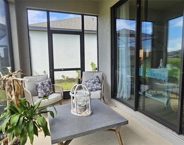15285 Shady Palms Lane - Photo Thumbnail 32