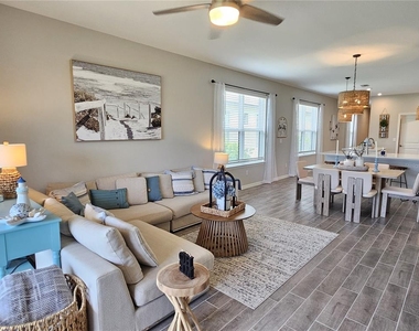 15285 Shady Palms Lane - Photo Thumbnail 26