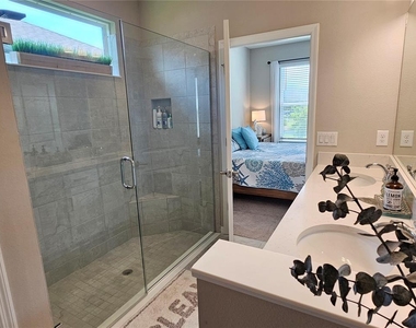 15285 Shady Palms Lane - Photo Thumbnail 45