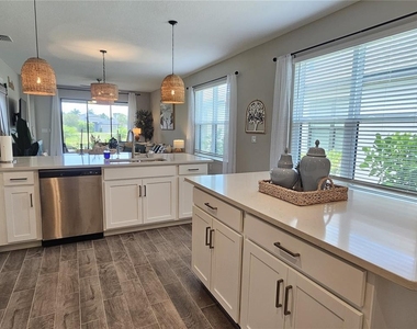 15285 Shady Palms Lane - Photo Thumbnail 17