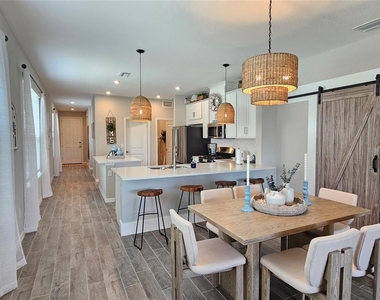 15285 Shady Palms Lane - Photo Thumbnail 21