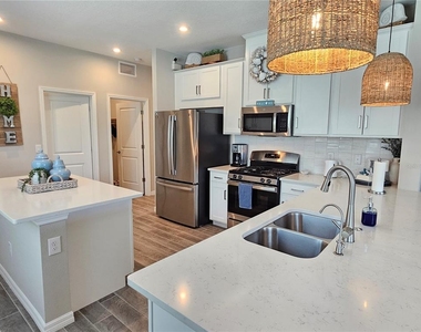 15285 Shady Palms Lane - Photo Thumbnail 16