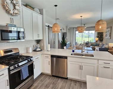 15285 Shady Palms Lane - Photo Thumbnail 18