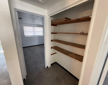 912 Sw 6th Avenue - Photo Thumbnail 5