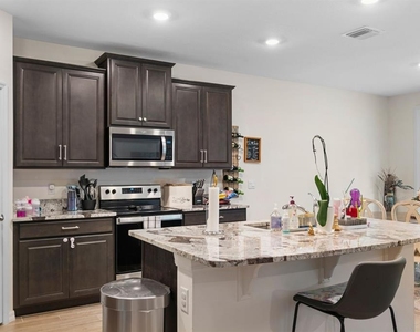 1454 Nw 136th Boulevard - Photo Thumbnail 2