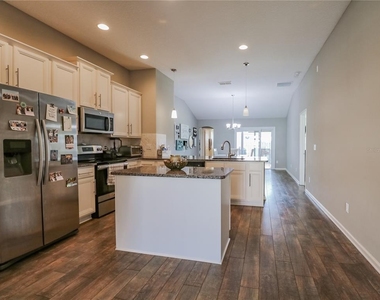 8241 Nw 54th Street - Photo Thumbnail 4